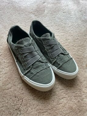 Jenn Ardor Grey Slip-Ons